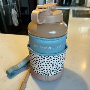 HydroJug Hazelnut Bottle and Autumn Sleeve